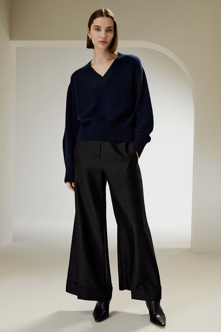 Maglione in misto lana e cashmere con scollatura a V e vestibilità rilassata