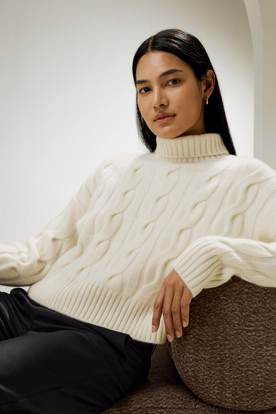Maglione a collo alto in cashmere a maglia cable