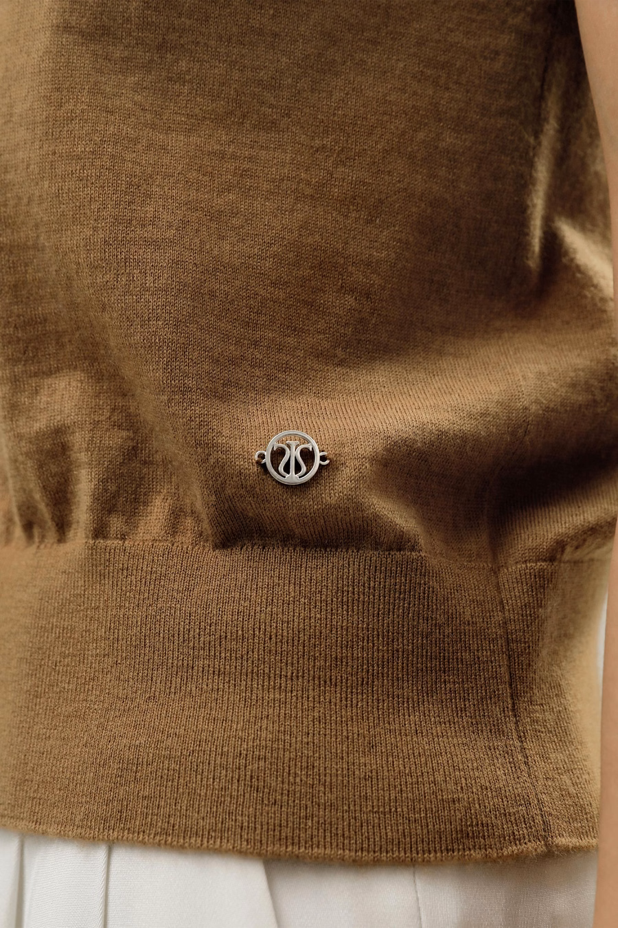 Maglione in cashmere con scollo rotondo