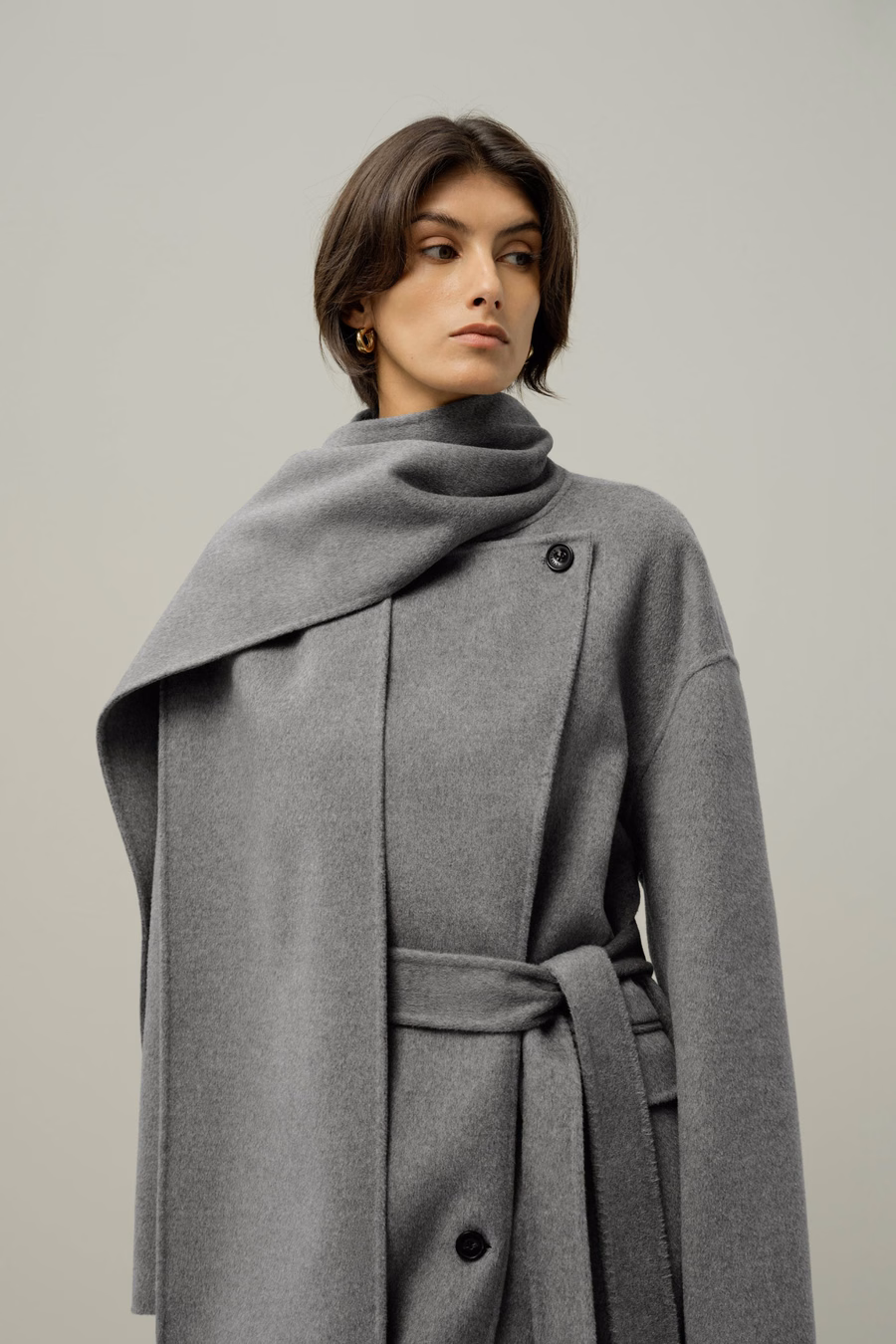 Cappotto in misto lana con colletto a sciarpa