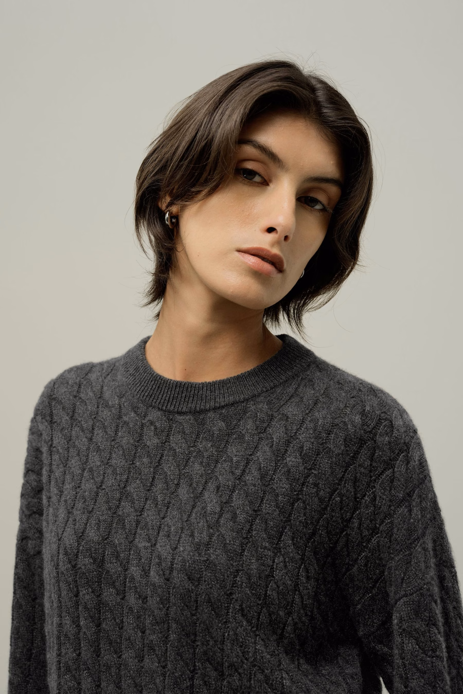 Maglione in cashmere a treccia con scollo rotondo
