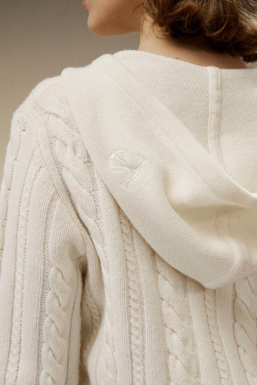 Felpa con cappuccio in misto lana-cashmere a maglia cable Bela
