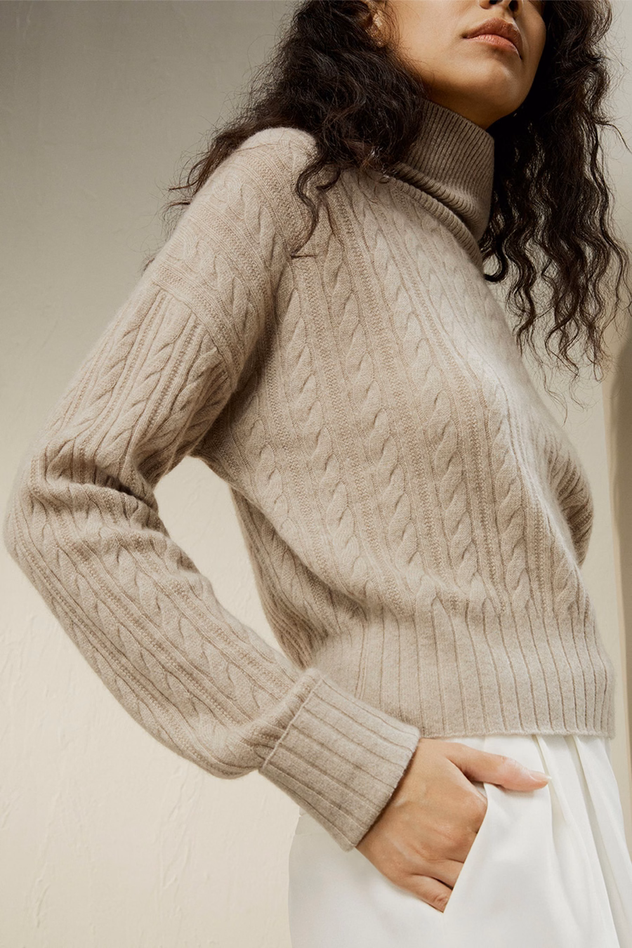 Maglione girocollo a treccia classica