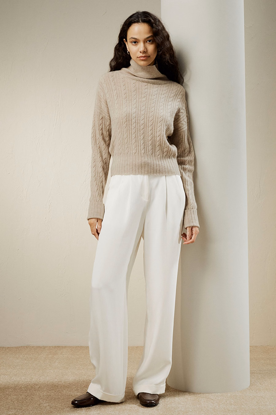 Maglione girocollo a treccia classica