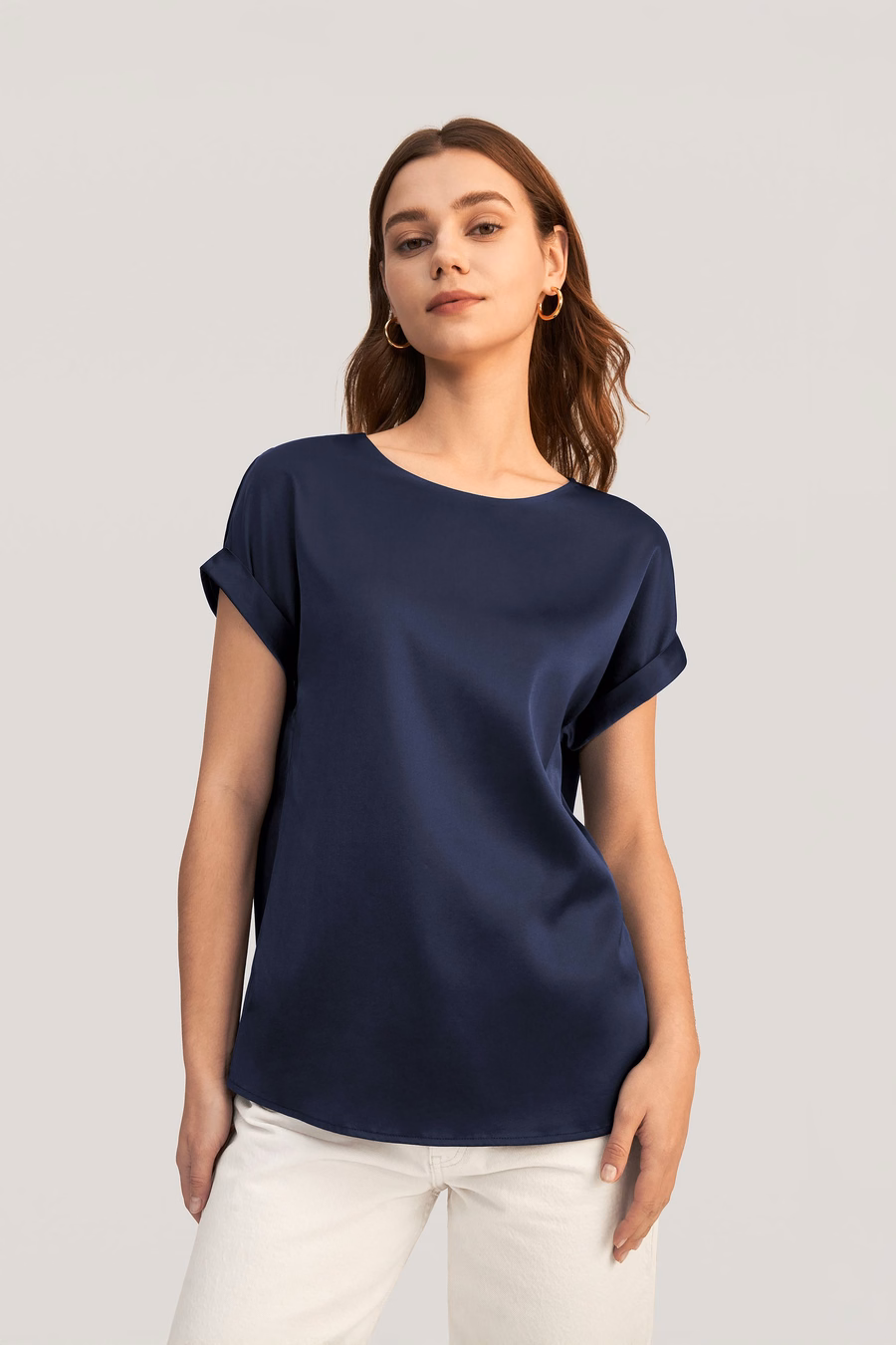 T-shirt in Seta con Maniche Corte e Collo Rotondo