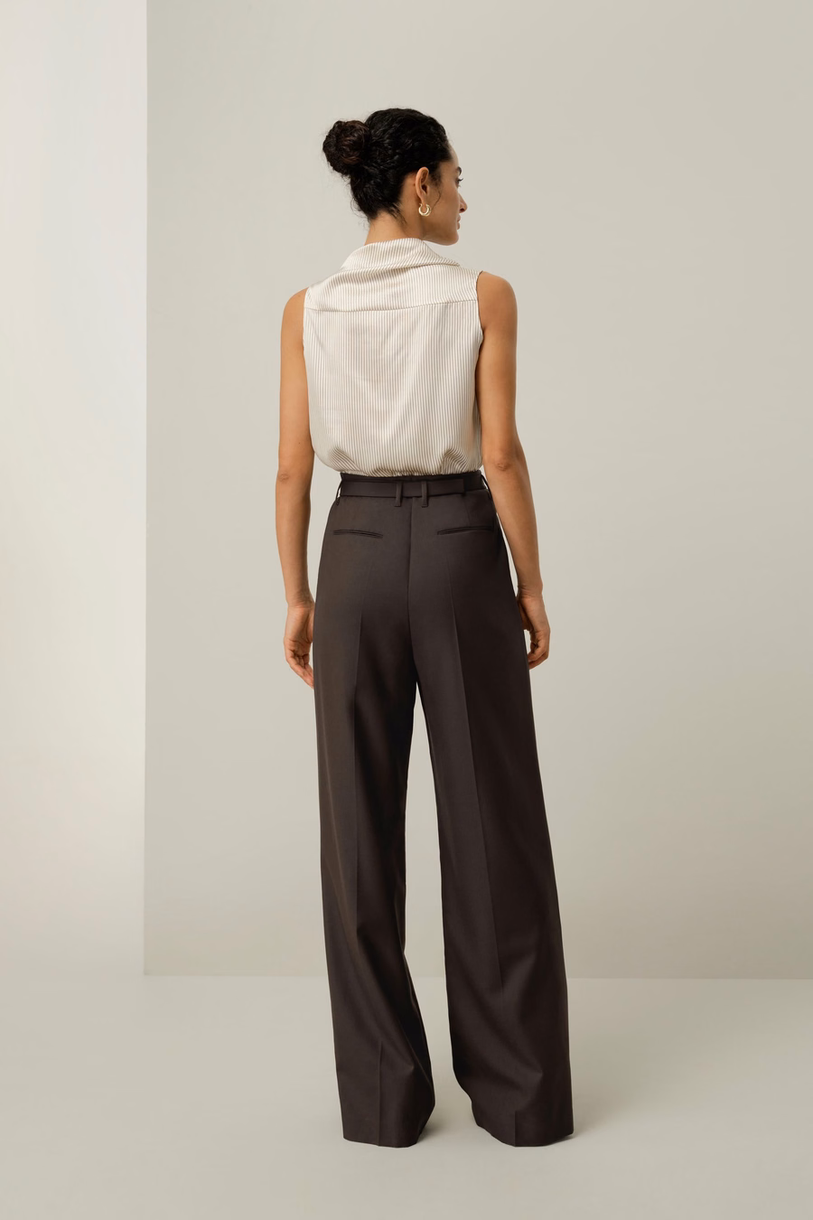 Pantaloni a gamba larga in seta e lana a vita alta
