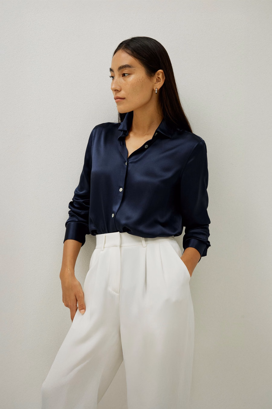 Elegante camicia di seta con bottoni