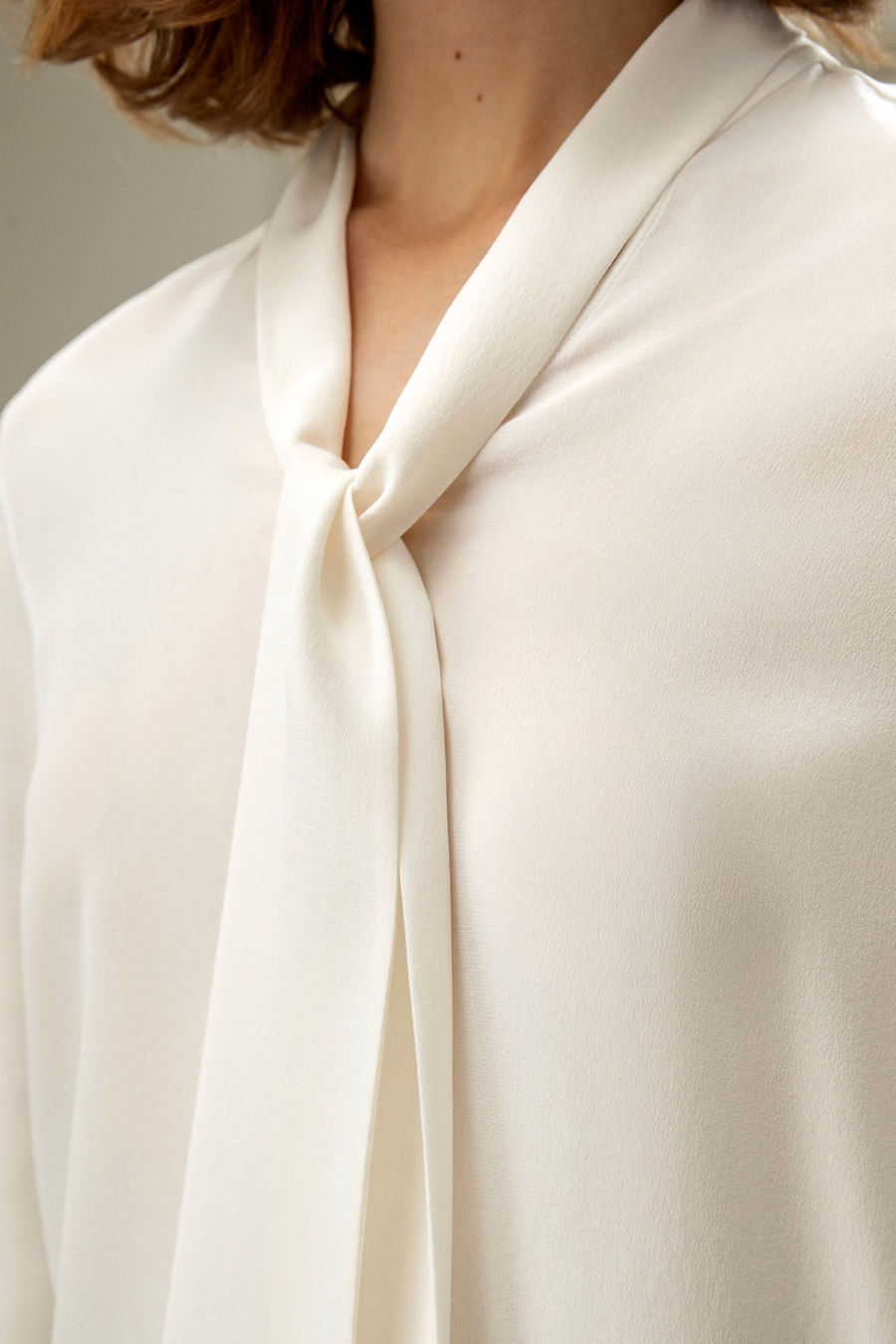 Blusa con Papillon in Seta