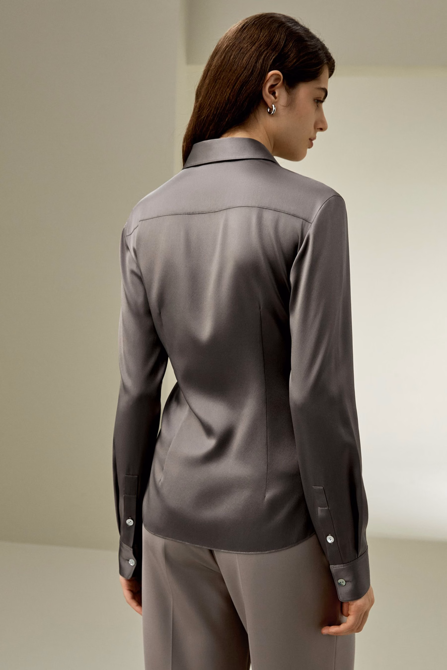 Camicia in seta dalla silhouette elegante