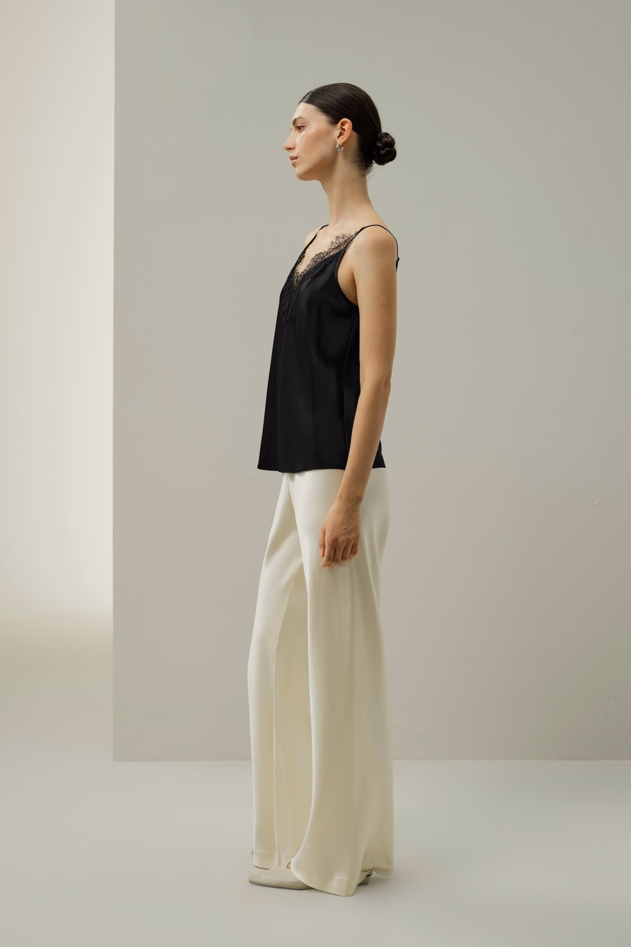 Camisola in seta con pizzo