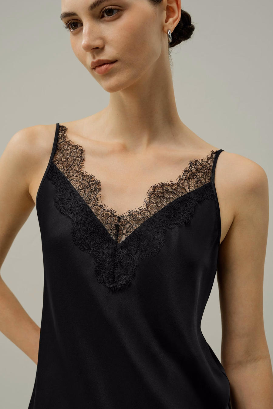Camisola in seta con pizzo