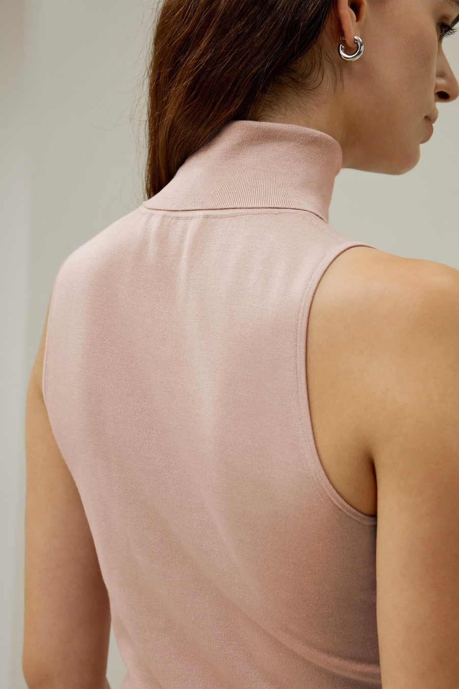 Top Senza Maniche Minimalista a Collo Alto