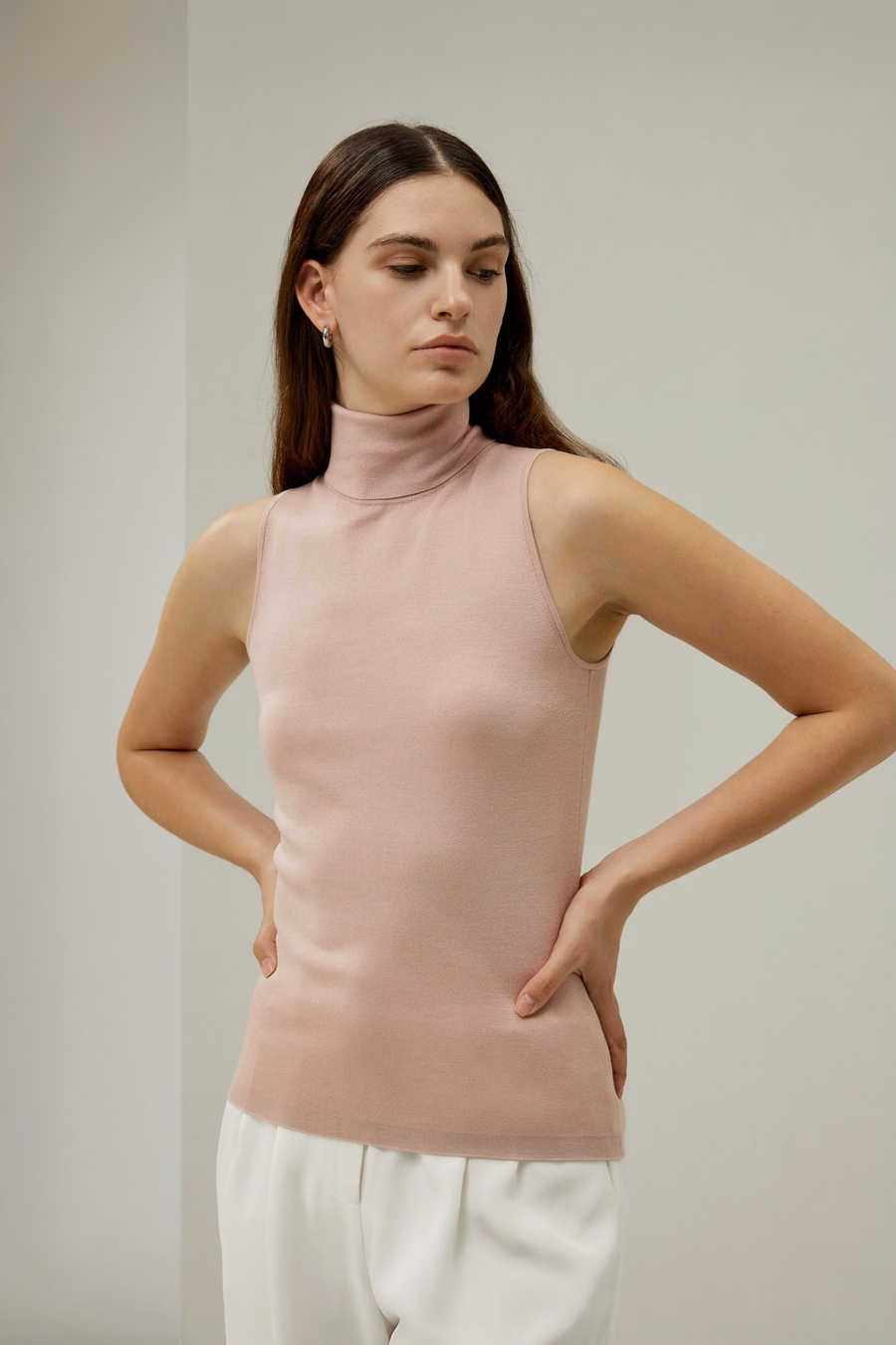 Top Senza Maniche Minimalista a Collo Alto