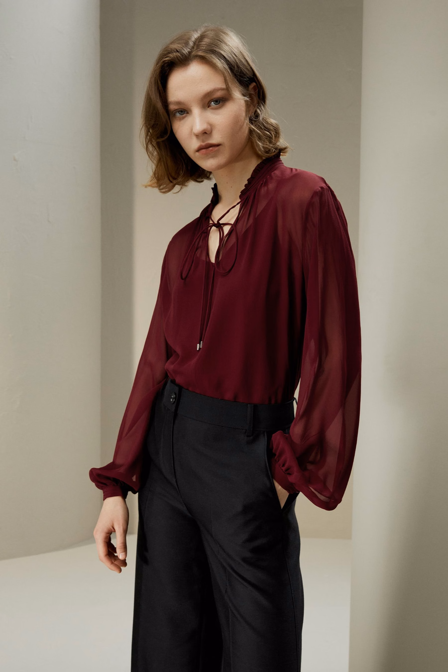 Blusa in georgette con lacci davanti