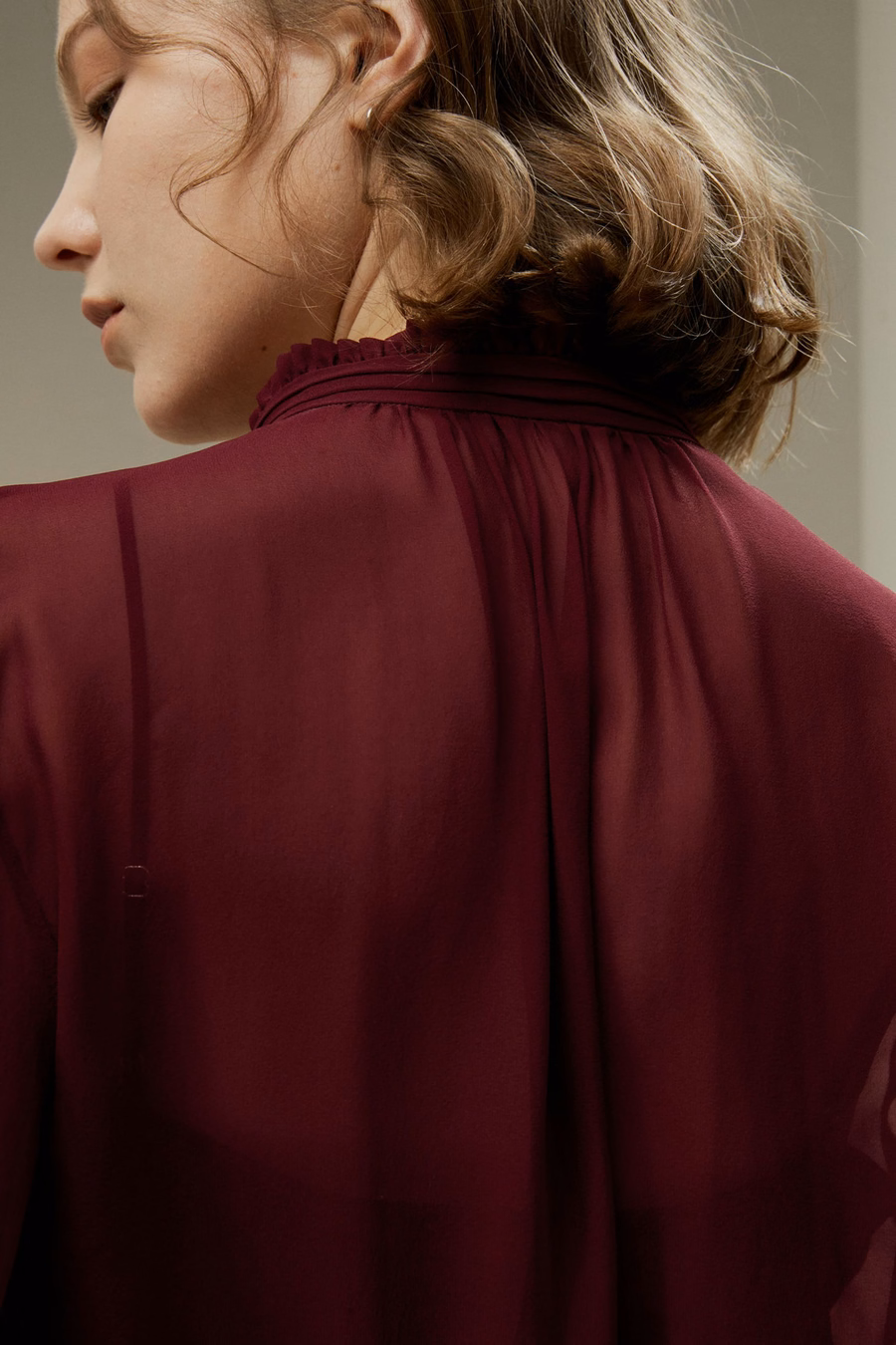 Blusa in georgette con lacci davanti