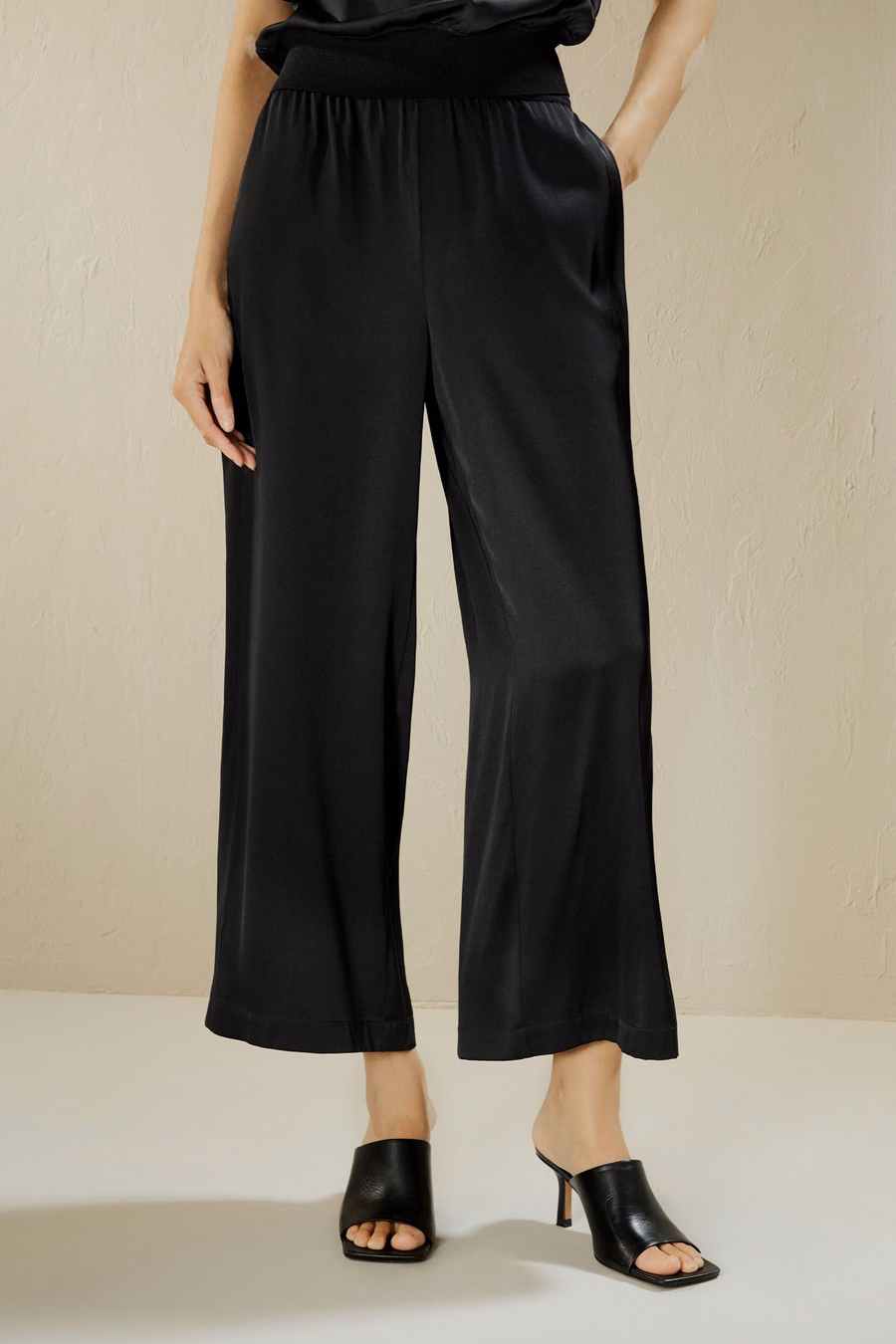 Pantaloni in seta cropped a gamba larga