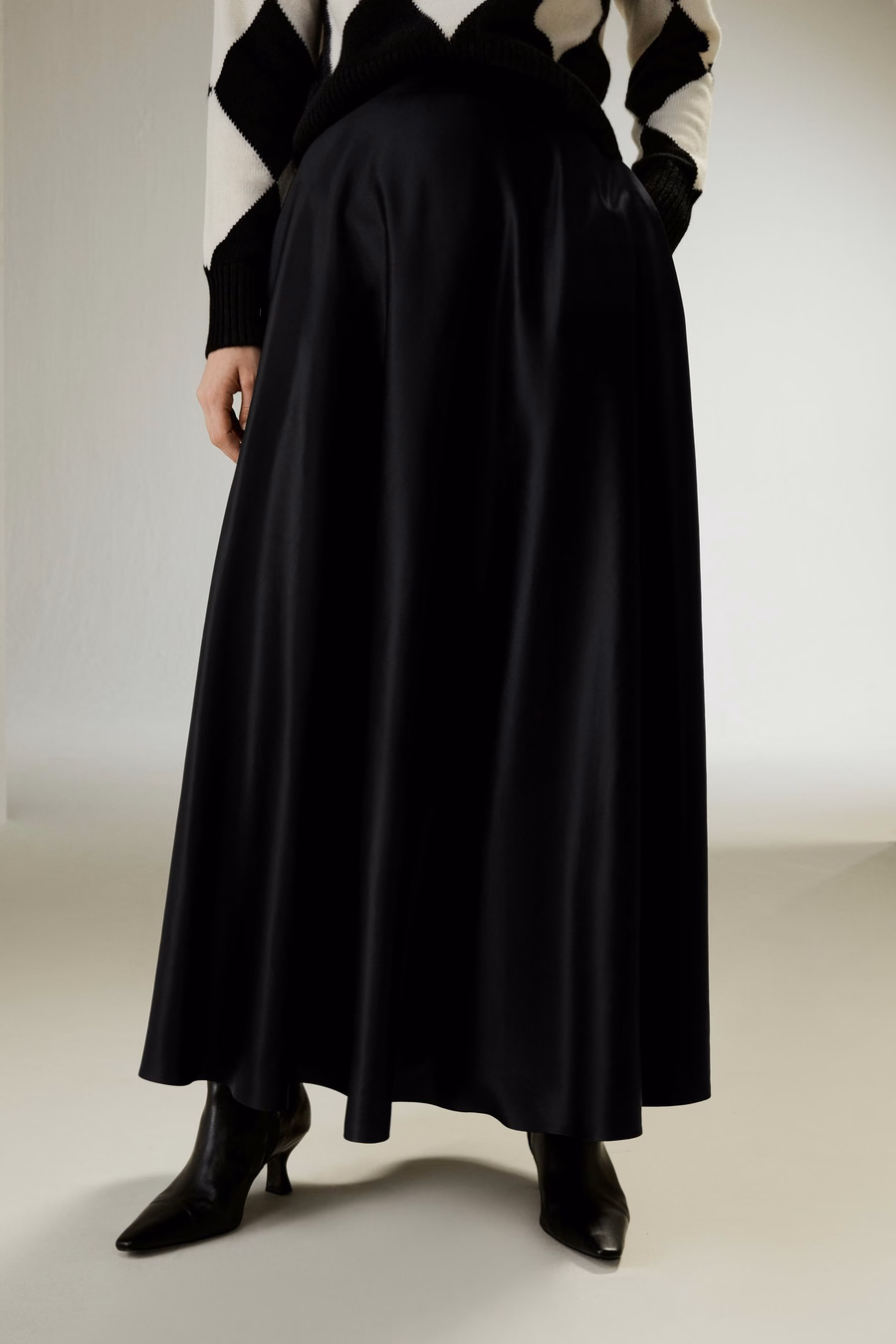 Gonna maxi in seta a linee svasate