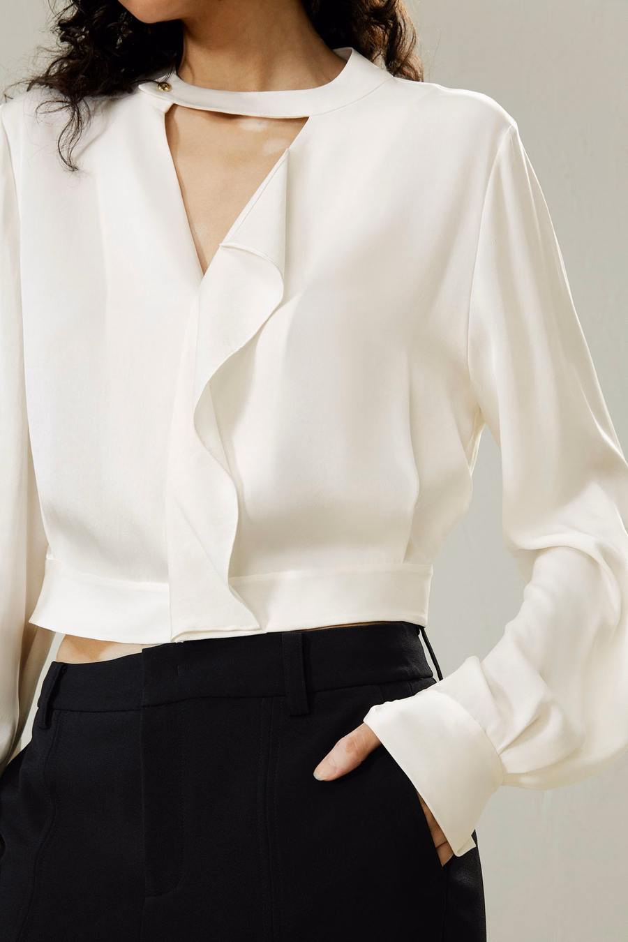 Camicia col collo a V