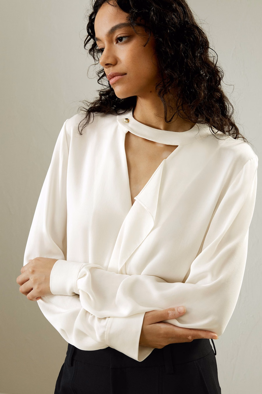 Camicia col collo a V