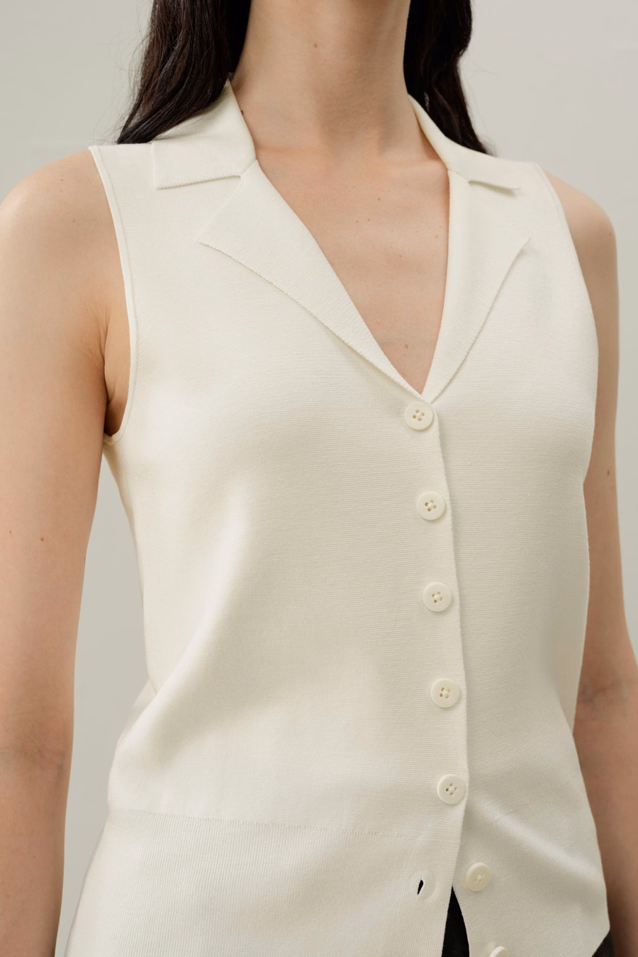 Gilet in Viscosa Setificata con Colletto a Revers di Milano