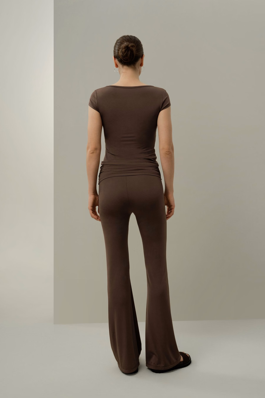 Pantaloni fluidi a flare in Jersey di Seta Breeze
