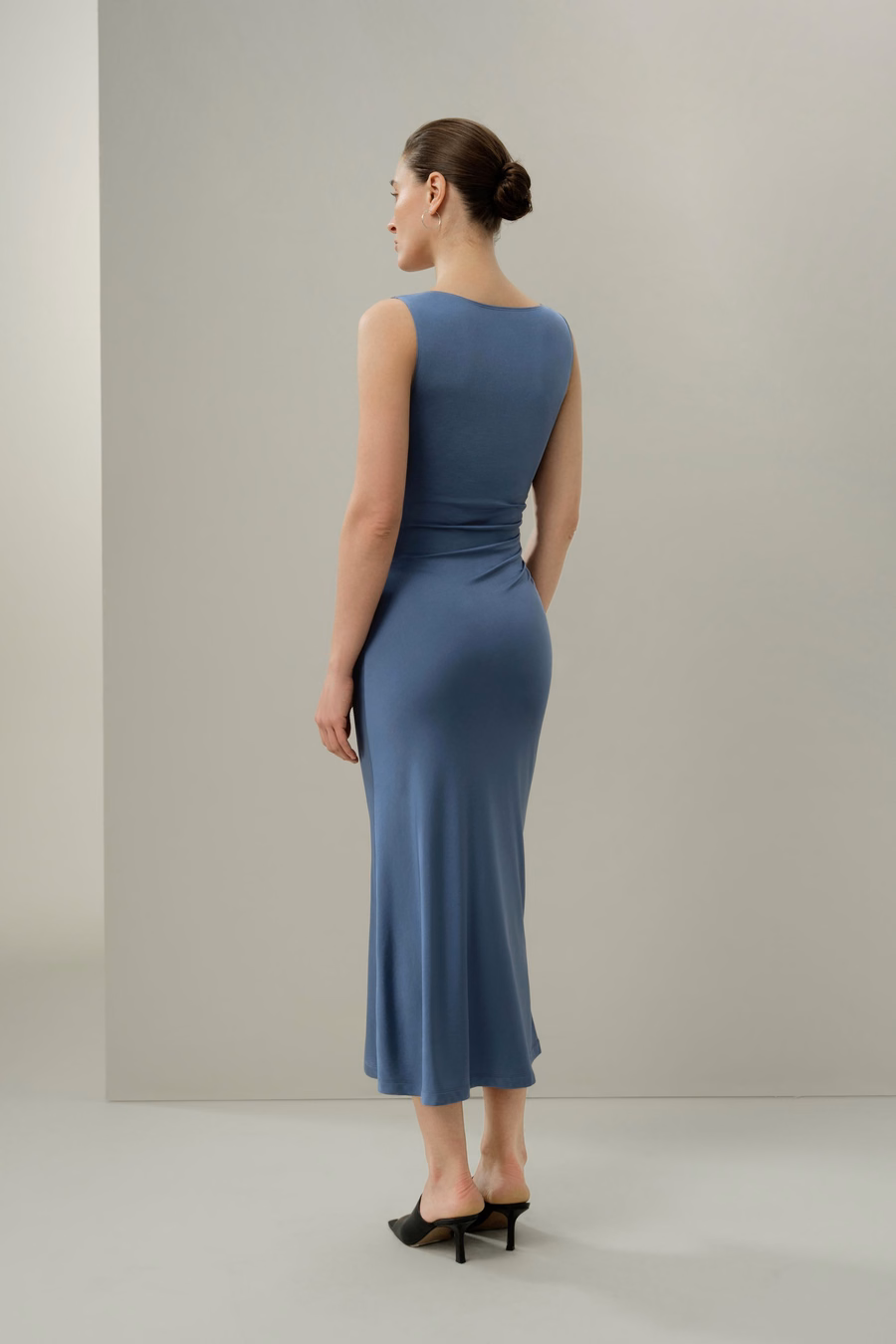 Abito Asimmetrico Slim Fitted in Jersey di Seta Breeze