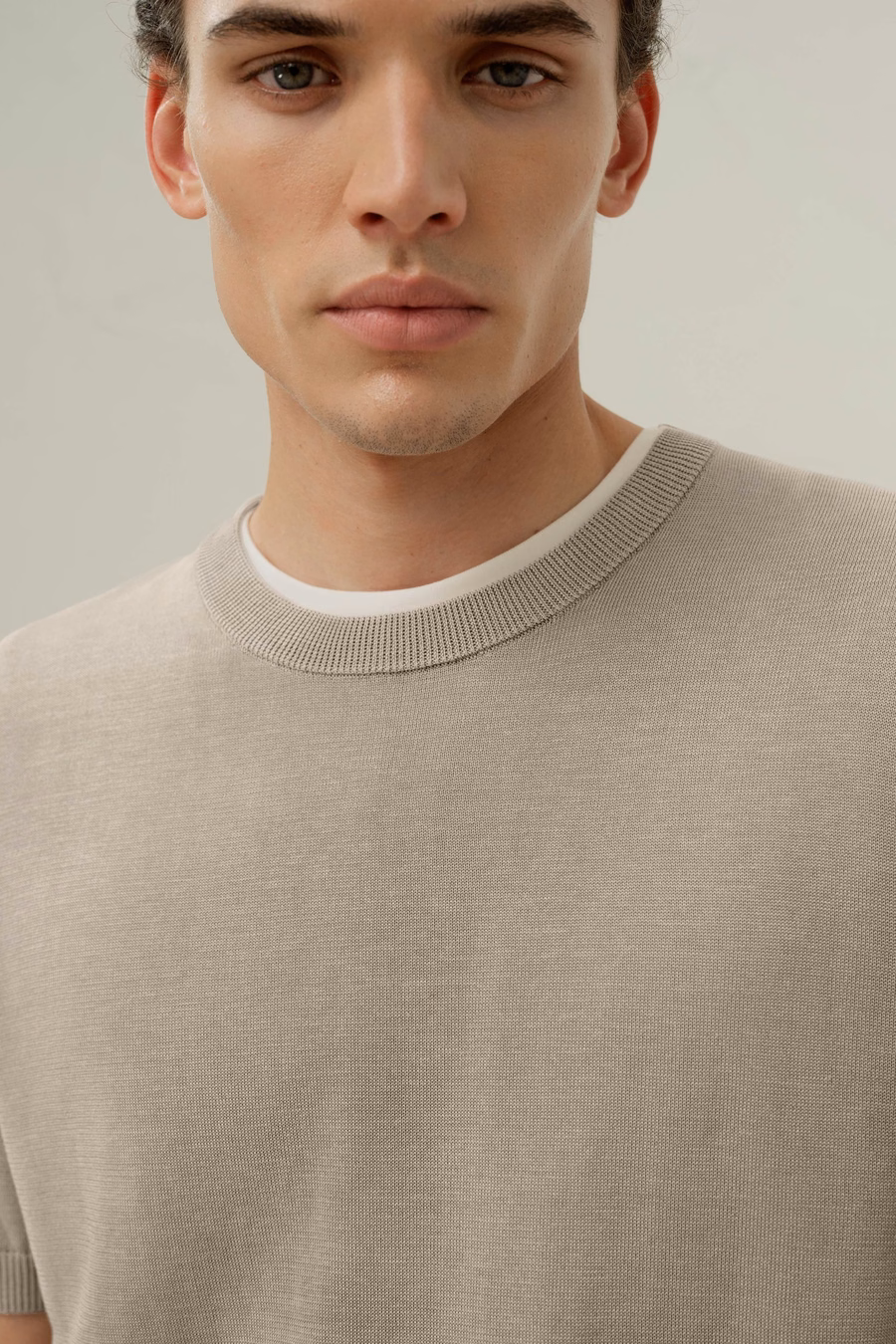 Maglietta girocollo regular-fit in seta e cotone