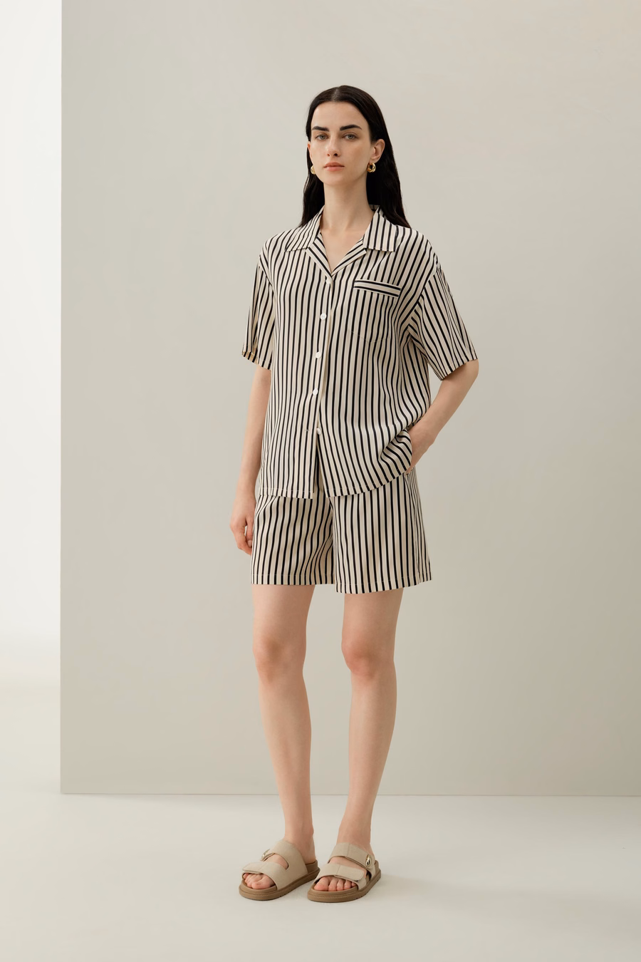 Camicia di seta a colletto cubano a righe