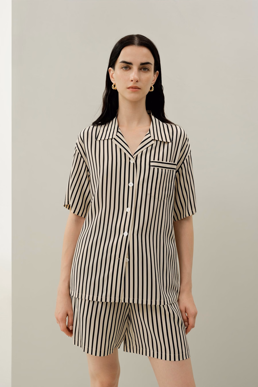 Camicia di seta a colletto cubano a righe