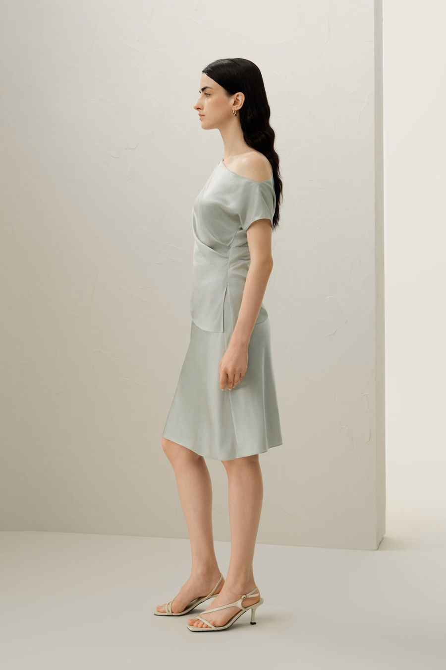Top Asimmetrico in Charmeuse Stretch