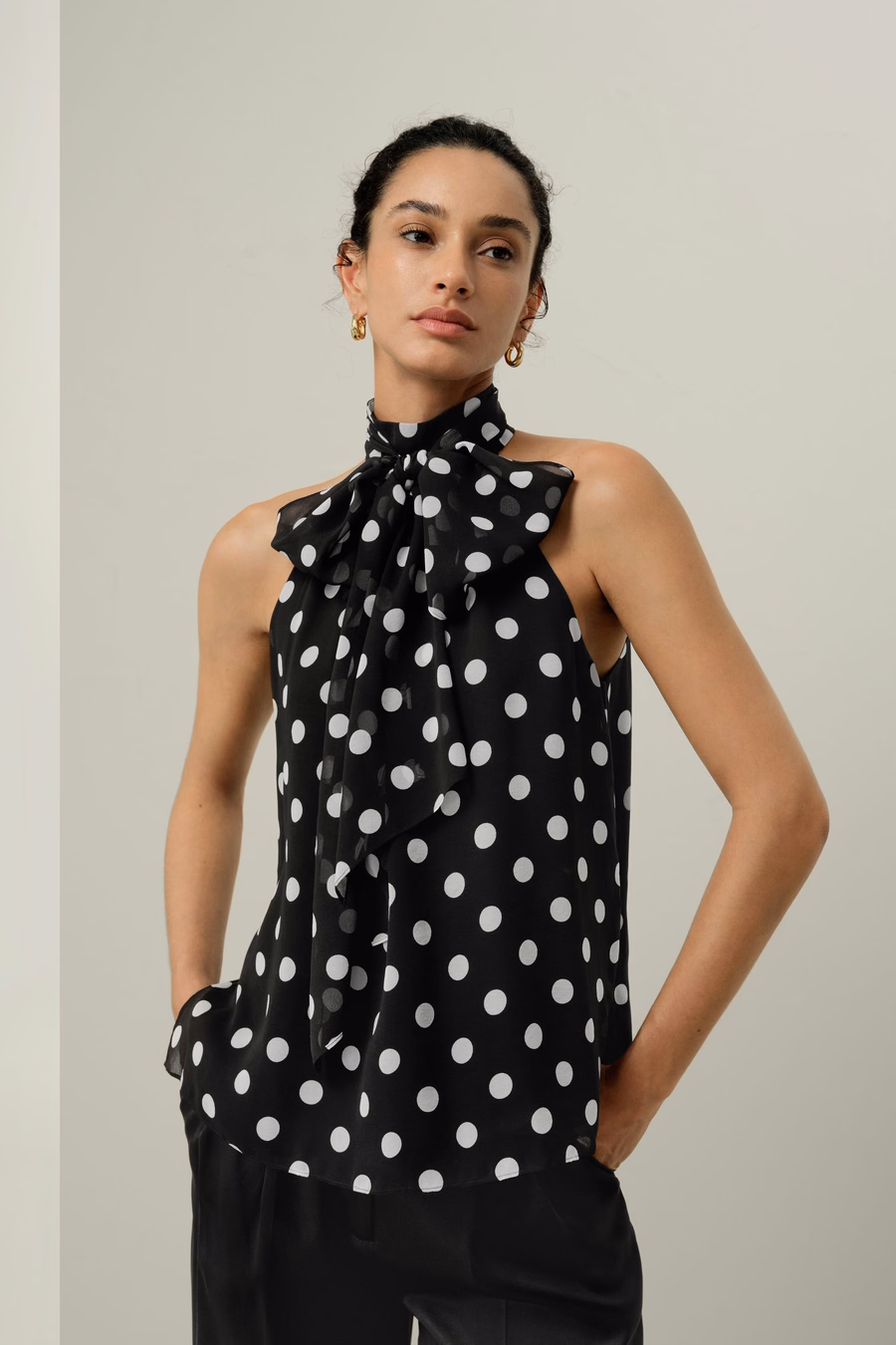 Top in seta georgette convertibile a pois