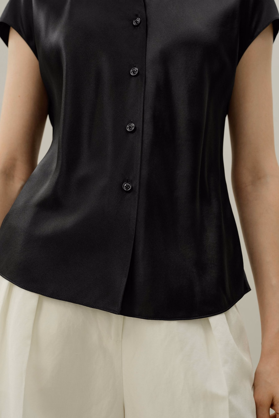 Camicia in Seta a Maniche Corte Taglio in Diagonale