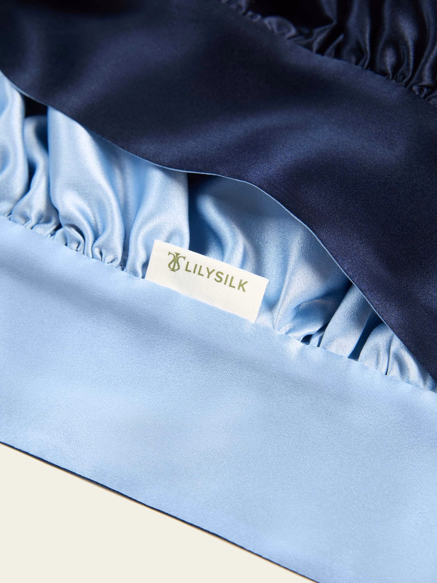 Cappello da notte in seta reversibile con nastri regolabili